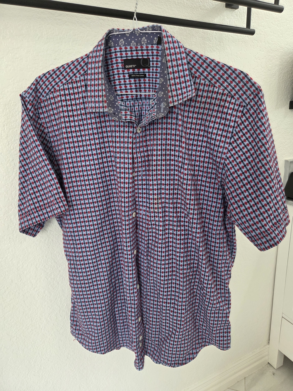 Quieti Men’s Short Sleeve Checked Button-Down Shirt in Blue and Red